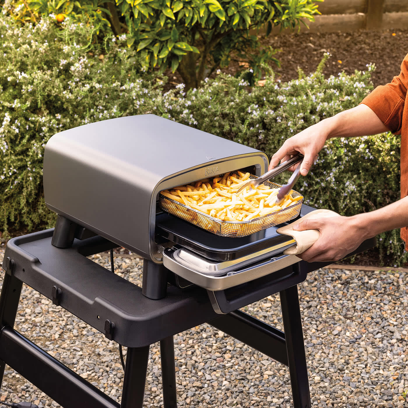 Ninja Artisan Electric Outdoor Pizza Oven & Air Fryer – British